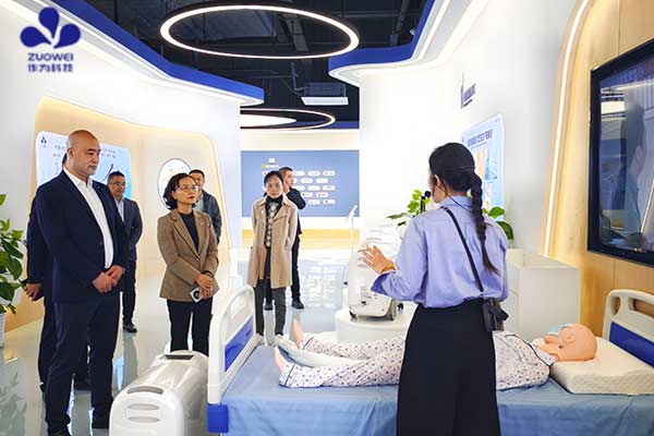 广西发展改革委罗陈娟副主任调研作为科技,高度认可智能护理机器人应用成效 广西发展改革委罗陈娟副主任调研作为科技,高度认可智能护理机器人应用成效