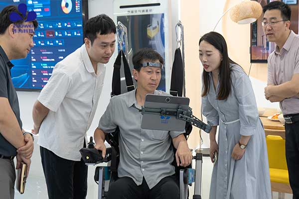 郑州幼儿师范高等专科学校王志军书记一行莅临作为科技，共探康养人才培养新模式
